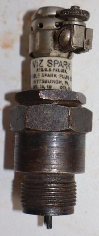 Early Viz Spark w/ Cite Glass Automotive Spark Plug (1 of 2)