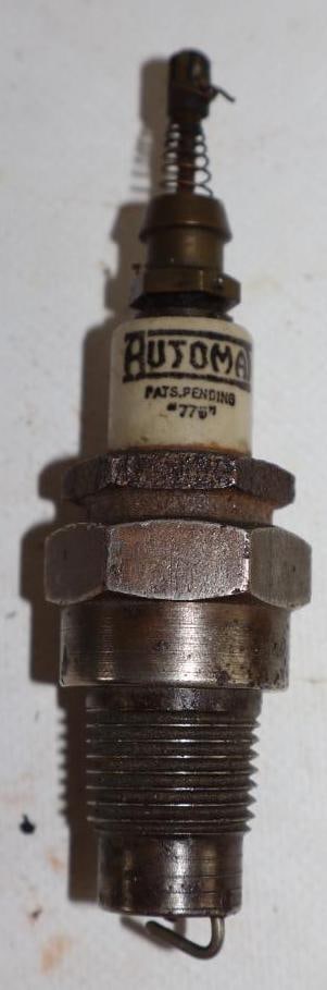 Automa Spring Top Early Automobile Spark Plug (1 of 2)