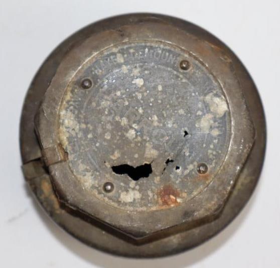 Harrolin Hayes Demountable Wire Wheel Threaded Automobile Hub Cap (1 of 2)