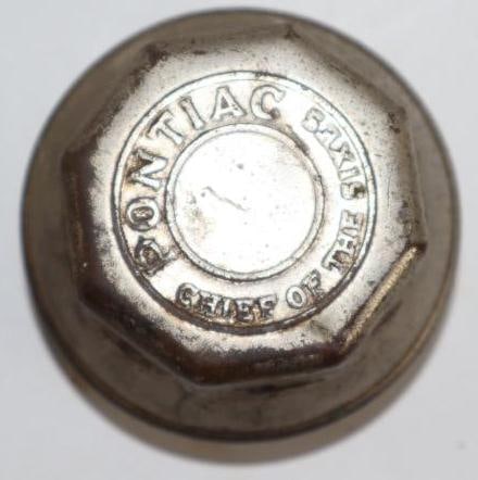 1926 Pontiac Chief Of The Sixes Threaded Automobile Hub Cap (1 of 2)