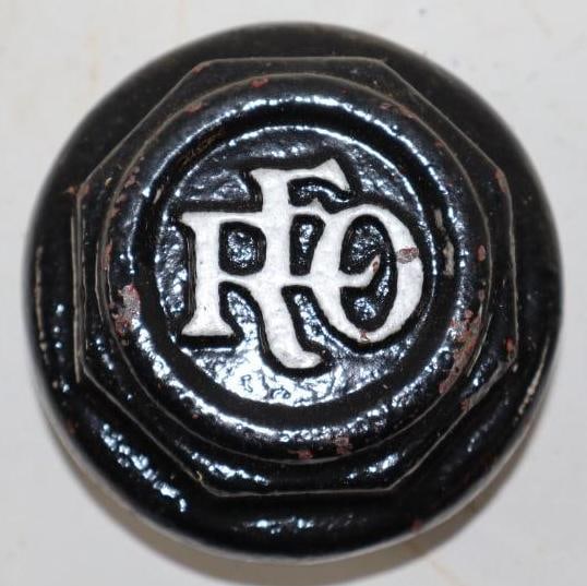 Reo Threaded Automobile Hub Cap: 3.75" diameter has been repainted