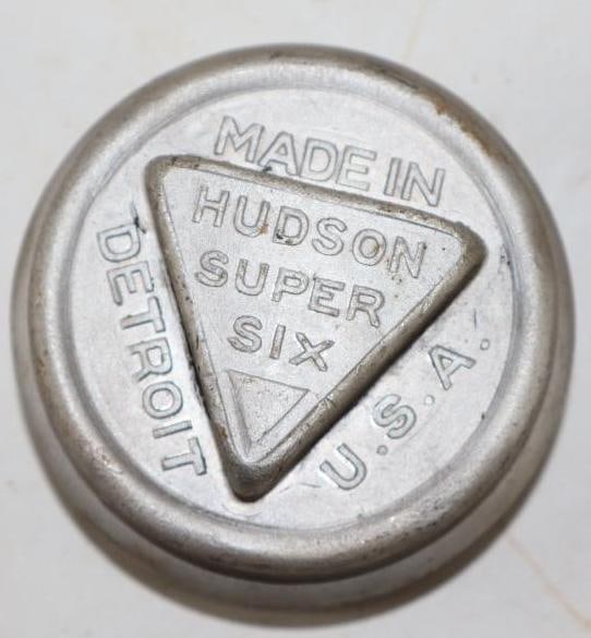 Hudson Super Six Threaded Automobile Hub Cap (1 of 2)