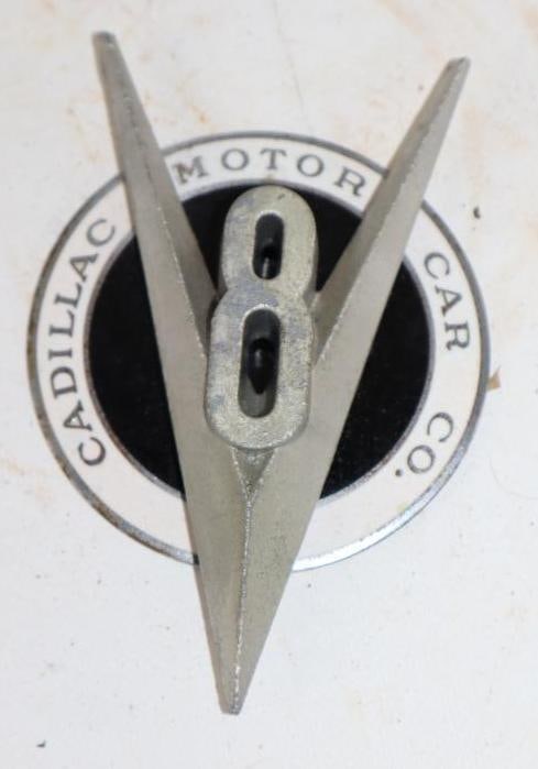 1931 Cadillac V8 Radiator Emblem Badge (1 of 2)