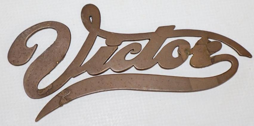 Bass Victor Automobile Radiator Emblem Script (1 of 2)