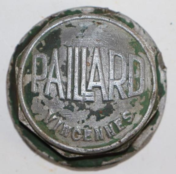 Paillard Vincennes Threaded Automobile Hub Cap: 4" diameter