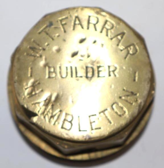 Brass W.T. Farrar Hambleton Builder Threaded Automobile Hub Cap: 3.5" diameter has a crack