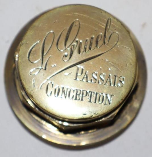 Brass L.Gruel Passais Conception Threaded Automobile Hub Cap: 3" diameter