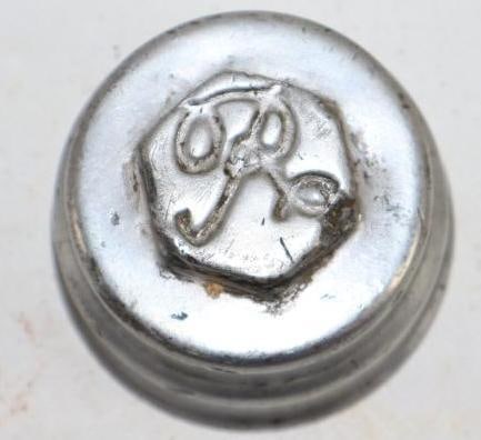 Rover Threaded Automobile Hub Cap: 2.75" diameter