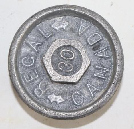 Regal 30 Canada Threaded Automobile Hub Cap (1 of 2)