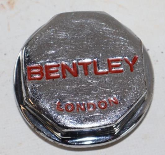 Bently London Threaded Automobile Hub Cap: 2.75" diameter