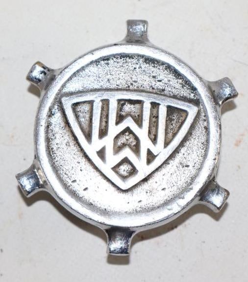 Maybach Threaded Automobile Hub Cap: 3" diameter