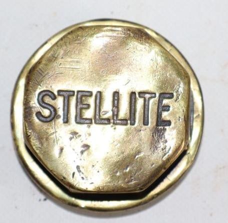 Brass Stellite Threaded Automobile Hub Cap (1 of 2)