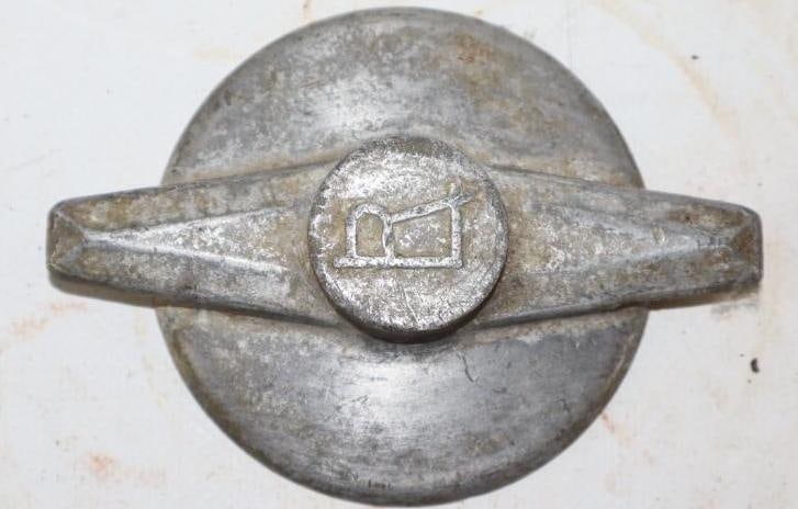 Larolette Knock-Off Automobile Hub Cap: 3" diameter