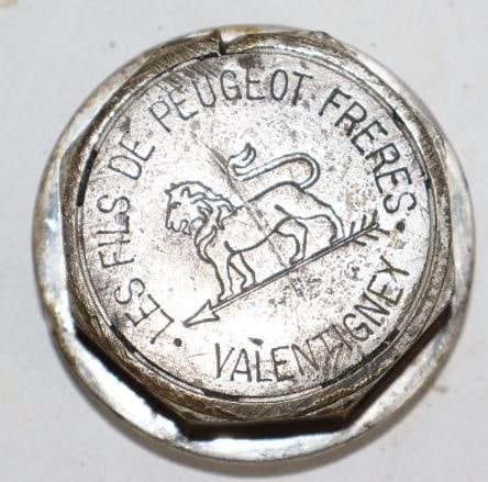 Les Fils De Peugeot Freres Valentigney Threaded Automobile Hub Cap (1 of 2)
