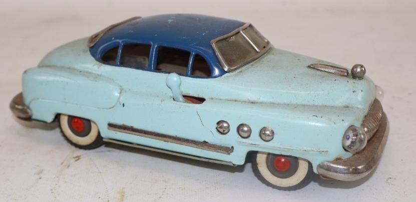 1940's Battery Operated Electromobile Tin Toy Car From Japan (1 of 3)