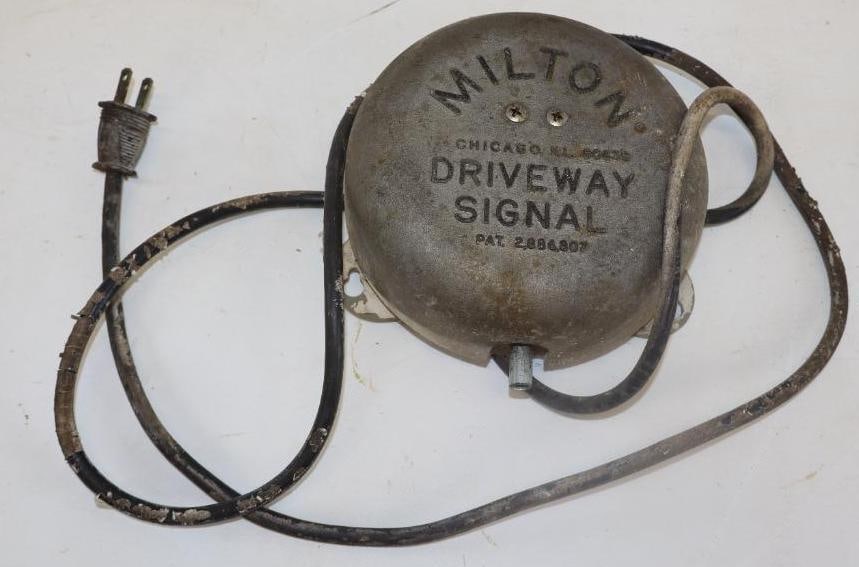 Milton Driveway Signal: 7" x7" x 3"