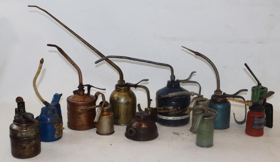 Group of 12 Household Hand Pump Handy Oiler Cans (1 of 4)