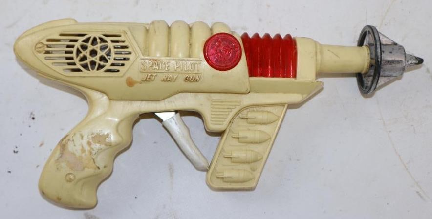 Space Pilot Jet Ray Gun: 10.50" x 5" x 2"