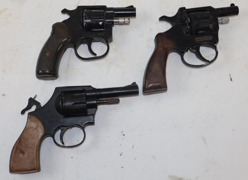Group of 3 Revolver Toy Cap Guns: 5.50" x 4" x 1" largest