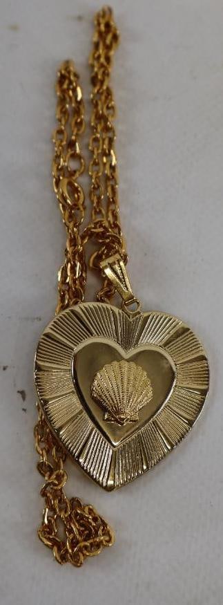 Shell Advertising Gold Neckless (1 of 2)