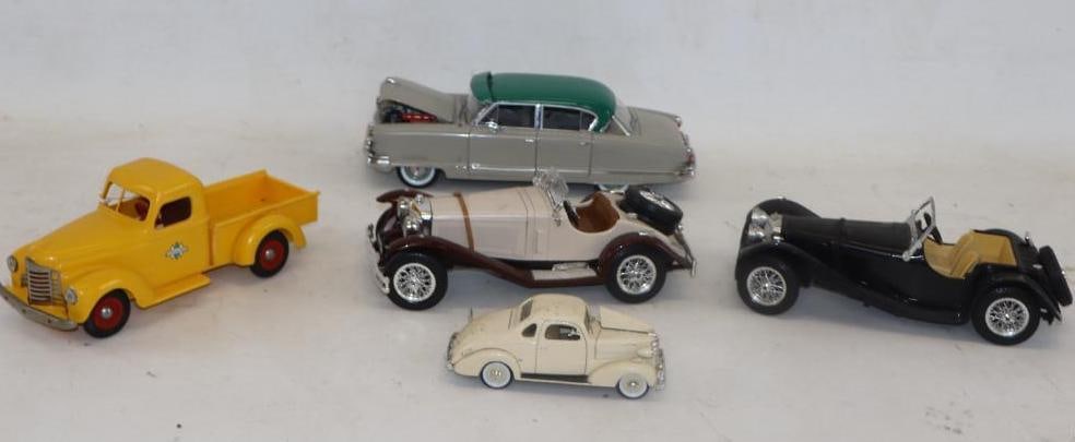 Group of 5  Model Cars And Trucks (1 of 5)