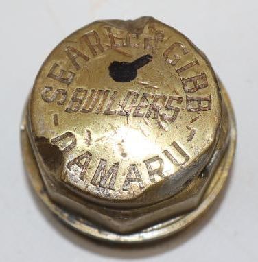 Searle & Gibb Builders Carriage Brass Automobile Threaded Hubcap: 2" diameter