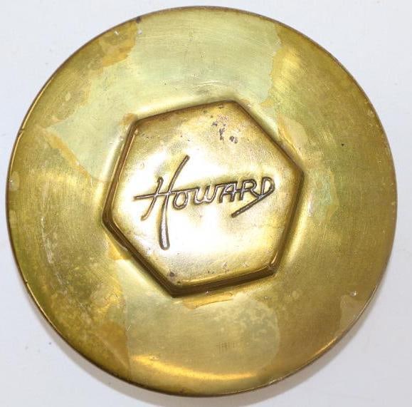 Howard Brass Threaded Automobile Hubcap (1 of 2)