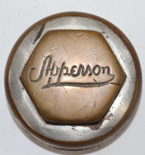 Apperson Brass Threaded Automobile Hubcap (1 of 2)
