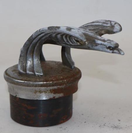 1931-1932 Chevrolet Eagle Automobile Radiator Mascot Hood Ornament: 2.50" x 5.50" x 4", mounted heavy metal base