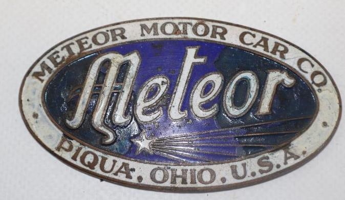 1918-1932 Meteor Automobile Radiator Emblem Badge (1 of 2)