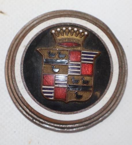 1931 Cadillac V-8 Automobile Radiator Emblem (1 of 2)