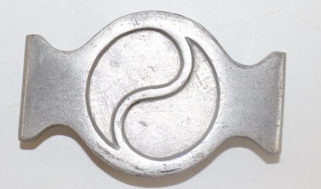 Threaded Knock-Off Automobile Hubcap (1 of 2)