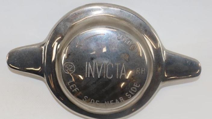 Invicta Threaded Knock-Off Automobile Hubcap: 6.75" diameter