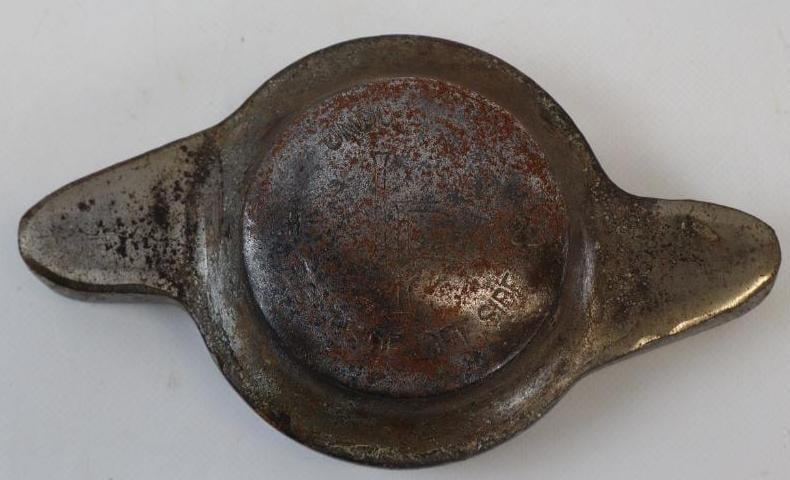 Lee Francis Threaded Knock-Off Automobile Hubcap (1 of 2)