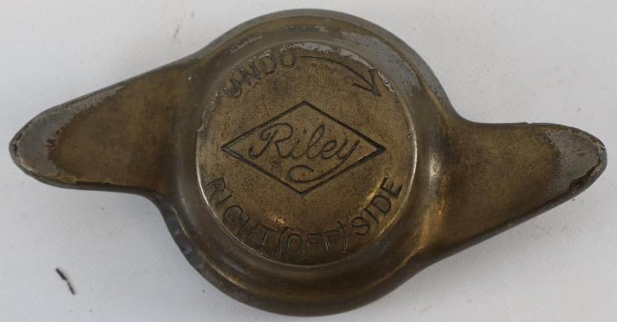 Riley Threaded Brass Knock-Off Automobile Hubcap (1 of 2)