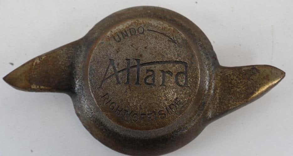Allard Threaded Knock-Off Automobile Hubcap (1 of 2)
