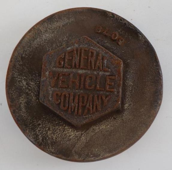 General Vehicle Truck Cast Iron Threaded Automobile Hubcap (1 of 2)