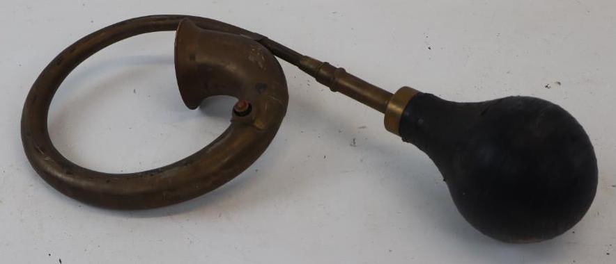 Early Brass Bulb Horn (1 of 2)