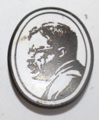 1929 Marmon Roosevelt Radiator Emblem Badge (1 of 2)