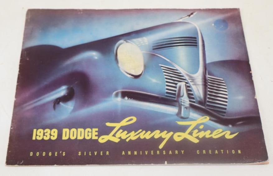 1939 Dodge Luxury Liner Sales Brochure Book (1 of 5)