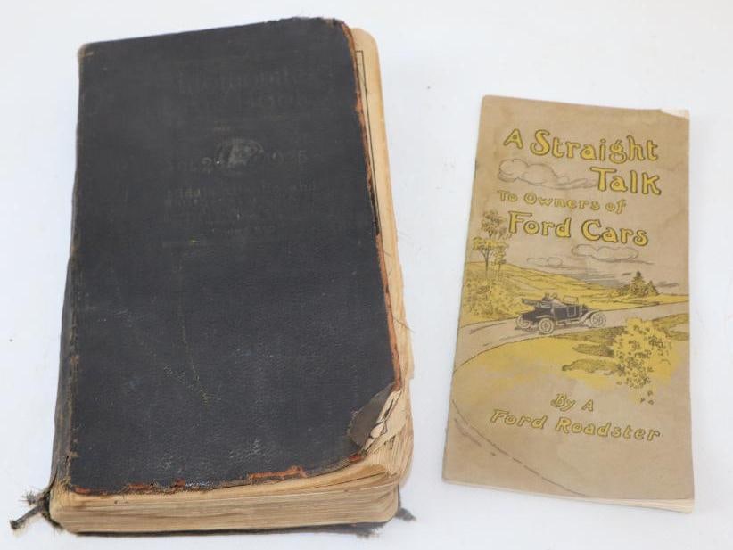 Group of 2 1925 Automobile Blue Book Volume 2 and Straight Talk To Owner Of Ford Cars Brochure (1 of 3)