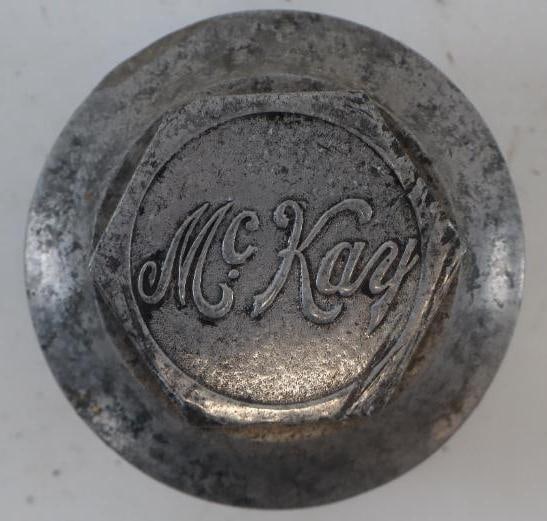 McKay  Aluminum Threaded Automobile Hubcap (1 of 2)