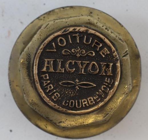 Alcyon Voitore Paris Brass Threaded Automobile Hubcap (1 of 2)
