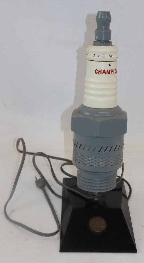 Champion Spark Plug Advertising Countertop Radio (1 of 3)