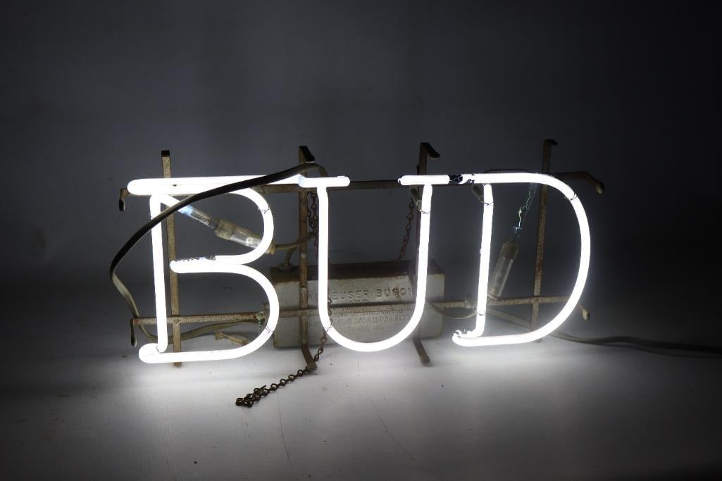 Early Bud Advertising Light Up Window Neon (1 of 3)