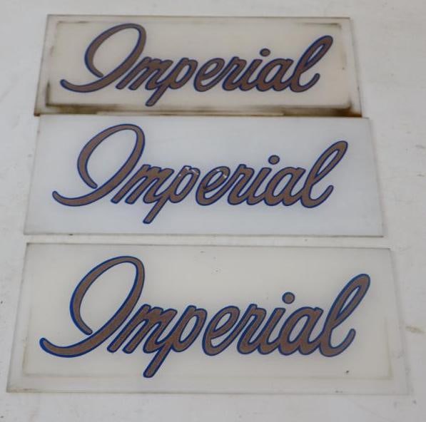 Group of 3 Atlantic Imperial Plastic Gas Pump Ad Glass Signs (1 of 2)