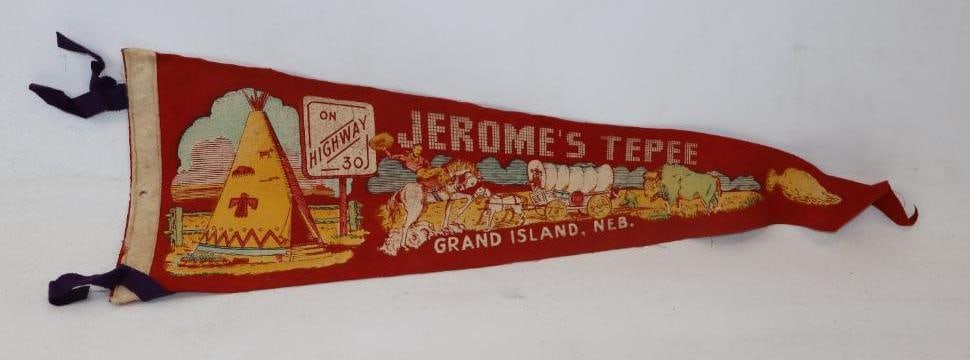 Jerome's Tee Pee Route 30 Nebraska Advertising Felt Pennant (1 of 2)