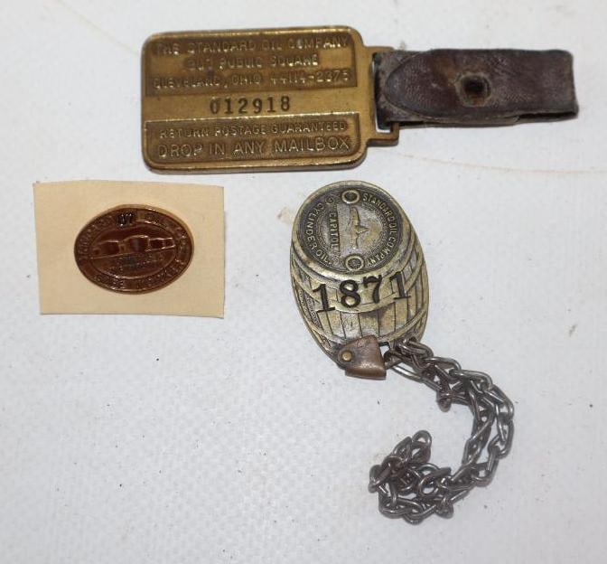 Group of 3 Standard Oil Watch Fob Barrel Tag and Safe Worker Pin Back Badge (1 of 2)