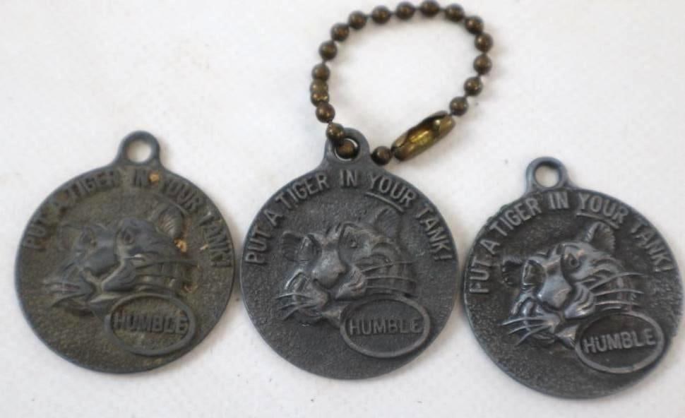 Group of 3 Humble Put A Tiger In Your Tank Advertising Key Chains (1 of 2)