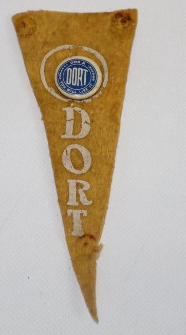 Dort Motor Car Co. Felt Pennant w/ Pin Back Badge (1 of 2)